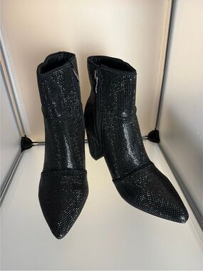 Forever Link Women's Rhinestone Embellished Pointed Toe Ankle Bootie Size 5